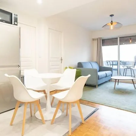 Coeur 16eme, Standing Et Calme Appartement Parijs