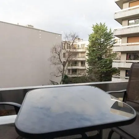 Διαμέρισμα Coeur 16eme, Standing Et Calme Παρίσι